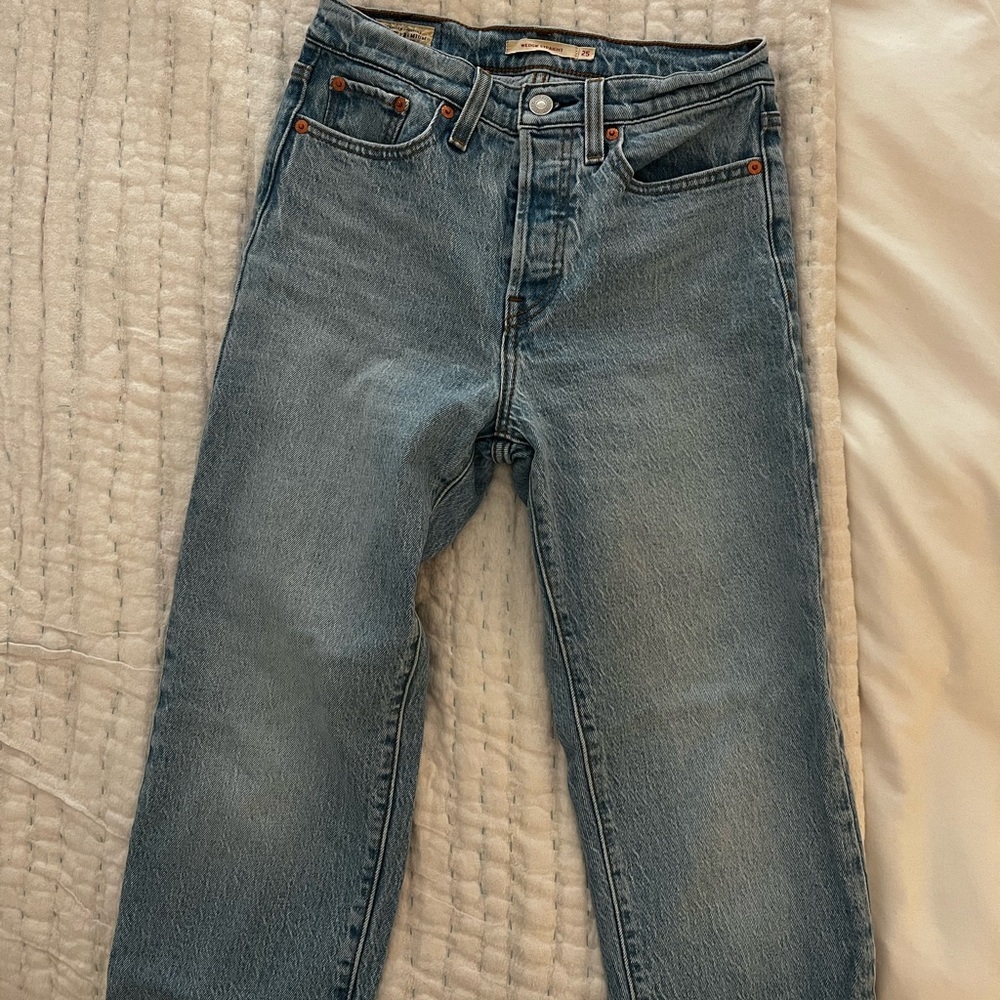 Levi's Women's Wedgie Straight Leg Jeans 25 - Light Blue Wash